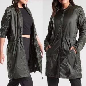 Athleta Summit Primaloft Insulated Black Long line Parka/ Rain Jacket. Size Med